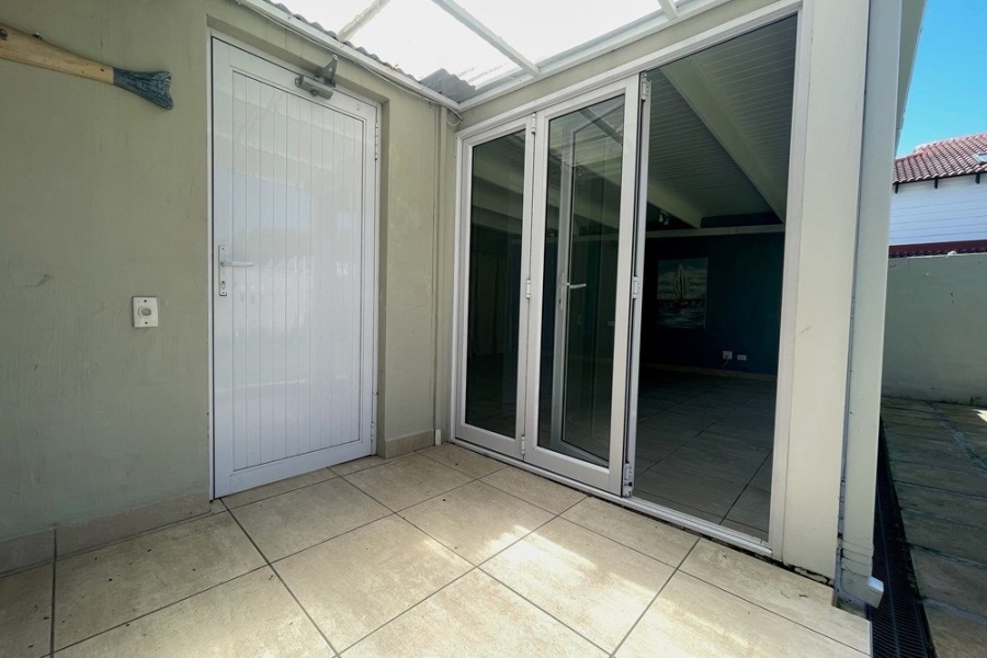 2 Bedroom Property for Sale in Keurboomstrand Western Cape